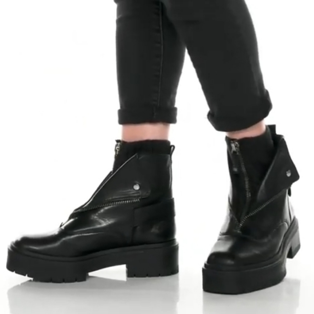 Edgy Sam Edelman Black Leather Chelsea Zippers Booties - Picture 12 of 12